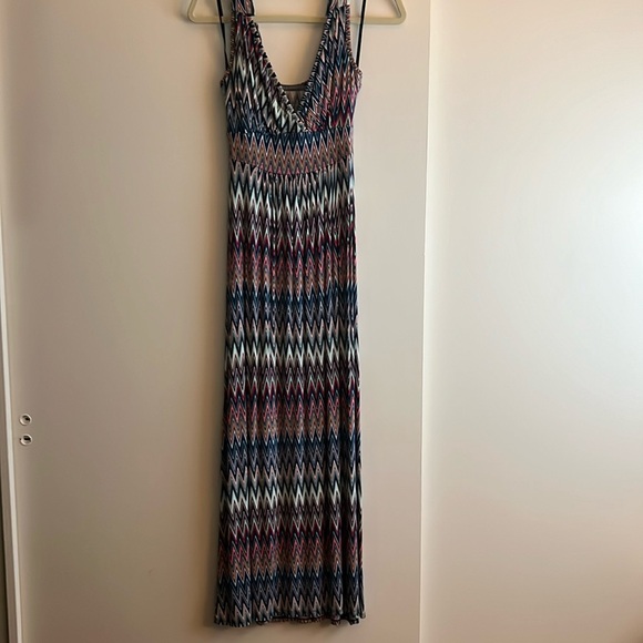Loveappella v-neck jersey maxi dress size XS chervon print - Picture 1 of 3